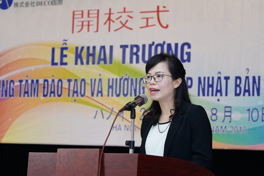 Bà Đỗ Phương Thùy, chủ tịch HĐQT nhấn mạnh lại sứ mệnh "Phát triển nhân lực Việt" trong lễ khai trương
